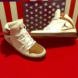 Suede Jordans size 11